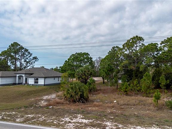 3rd image of 796 Bell BLVD S