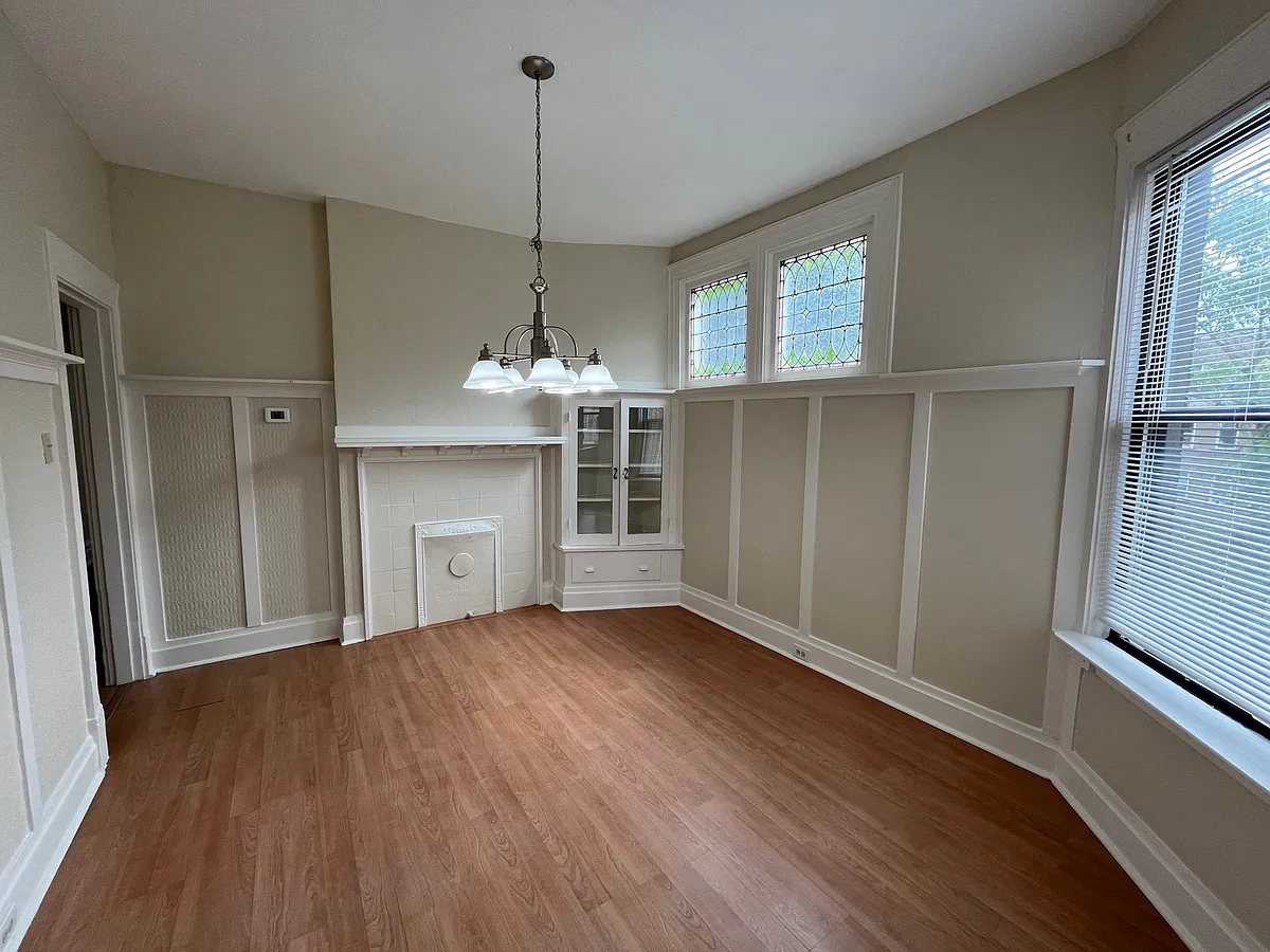 Building Photo - 6704 Thomas Blvd #2L