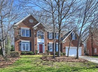 217 Hampden Ln, Matthews, NC 28105