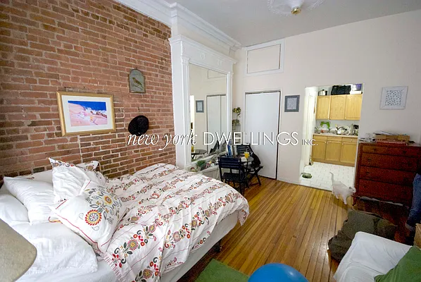 Rented by New York Dwellings LLC | media 3