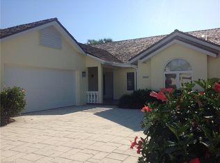 700 Heathery Ln, Naples, FL 34108