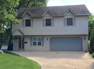 889 N River Dr, Kankakee, IL 60901