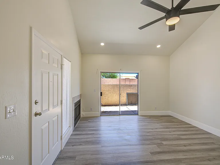 2019 W Lemon Tree Pl — Photo 10