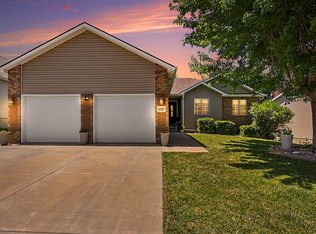 5727 Harding Dr, Lincoln, NE 68521