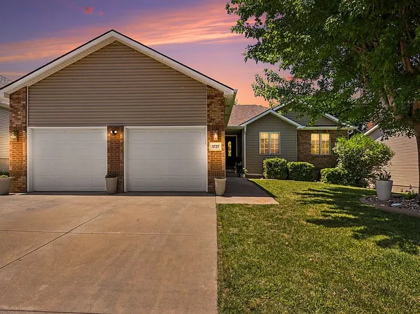 5727 Harding Dr, Lincoln, NE 68521