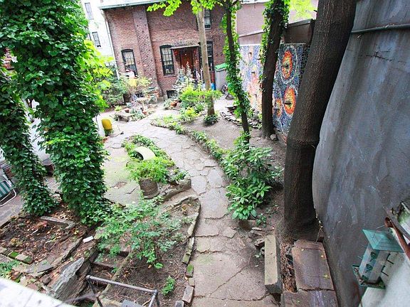 3rd image of 512 Hudson St #1