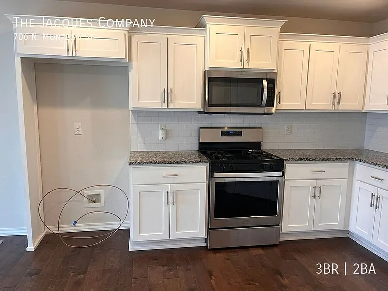 706 N Montego St — Photo 15