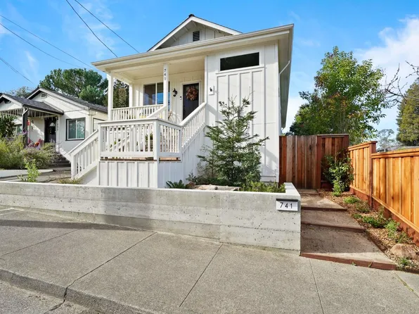 741 University Street, Healdsburg, CA 95448