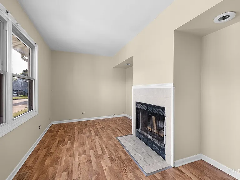 111 E Magnolia St — Photo 11