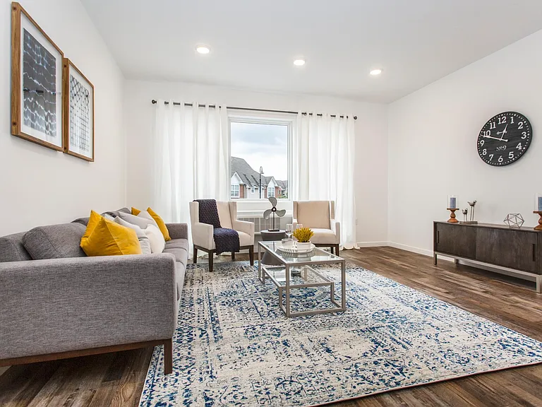 180 Roosevelt Ave — Photo 4
