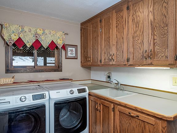 5th image of 130 Wagon Wheel Rd