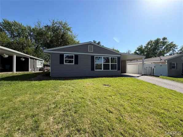 9170 Harold Dr, Saint Louis, MO 63134