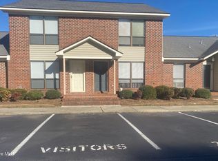 32 Upton Ct, Greenville, NC 27858