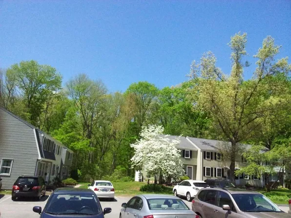 22 Redbud Ln, Glastonbury, CT 06033