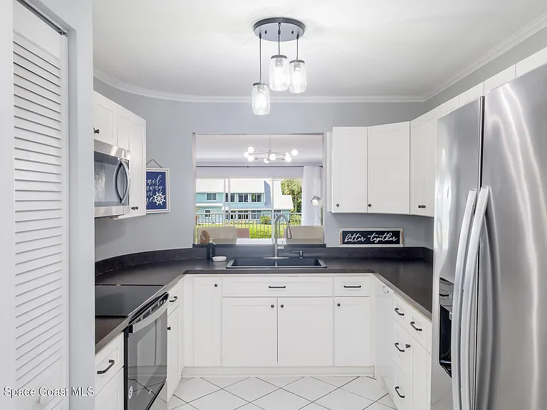 6124 River Run Dr #B — Photo 11