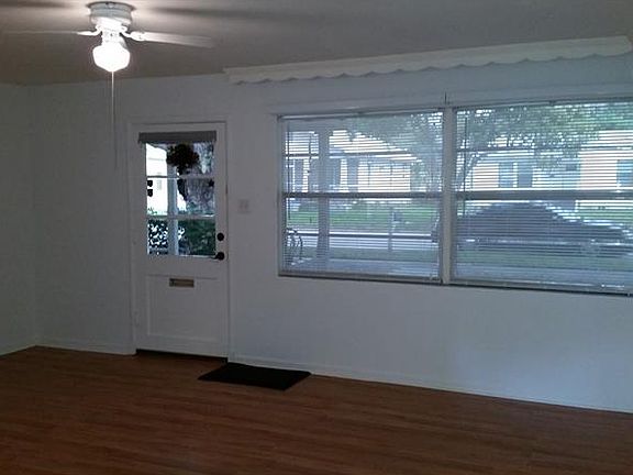 3rd image of 610 New York Ave