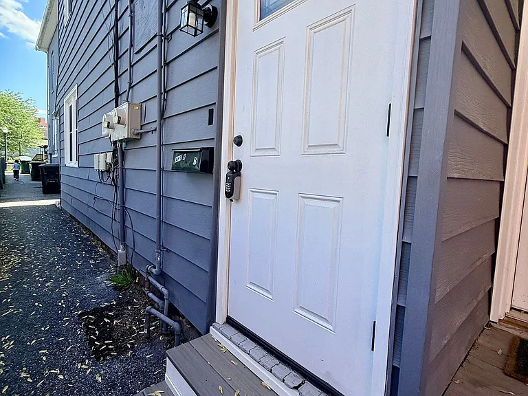 42 N State St #B — Photo 8