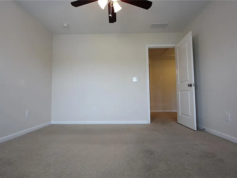 2132 Greencrest Cir — Photo 21