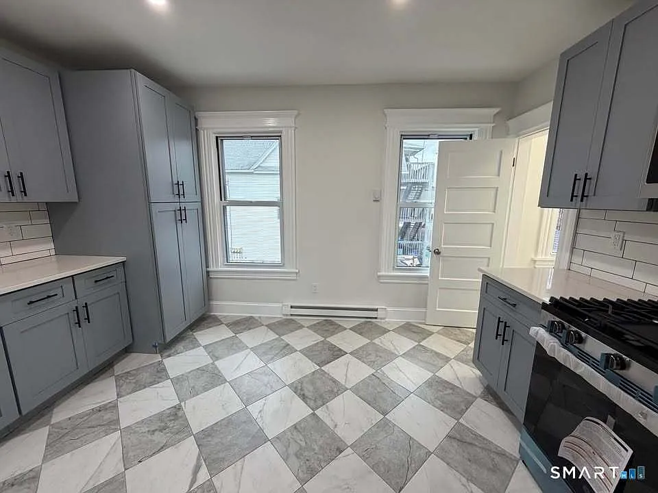 2 bed, 1.0 bath, 1000 sqft, $2,500 — Photo 3