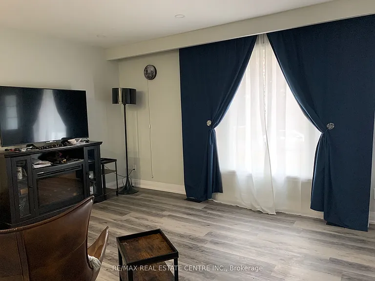 34 Caledonia Rd — Photo 3