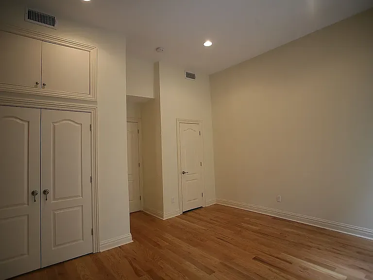 212 E 35th St #4A — Photo 5