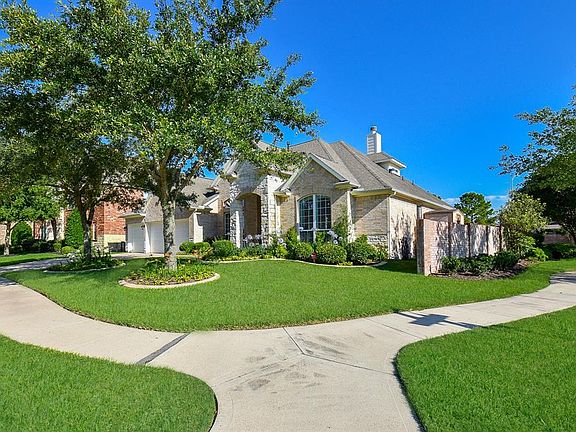 2nd image of 2502 Rose Bay Dr