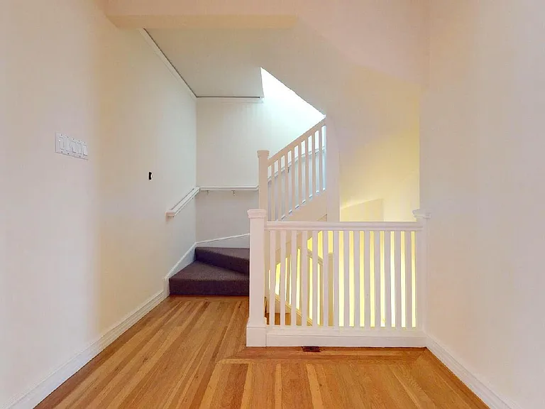 40 Loyola Ter — Photo 38