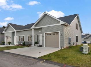 12 W Valley Cir, West Warwick, RI 02893