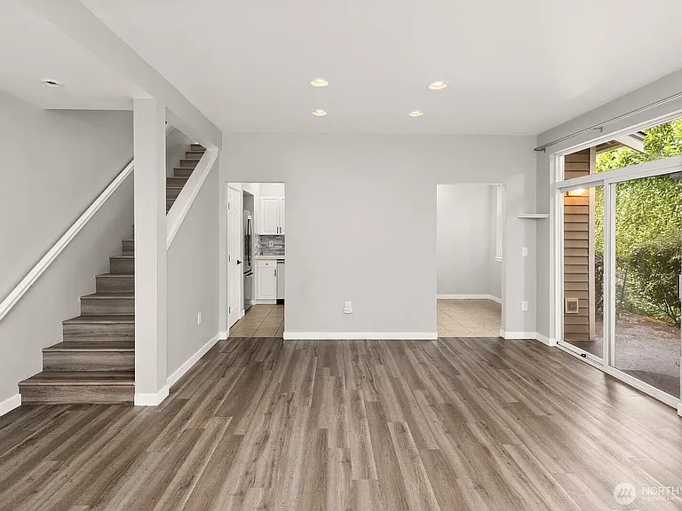 9610 179th Pl NE #4 — Photo 3