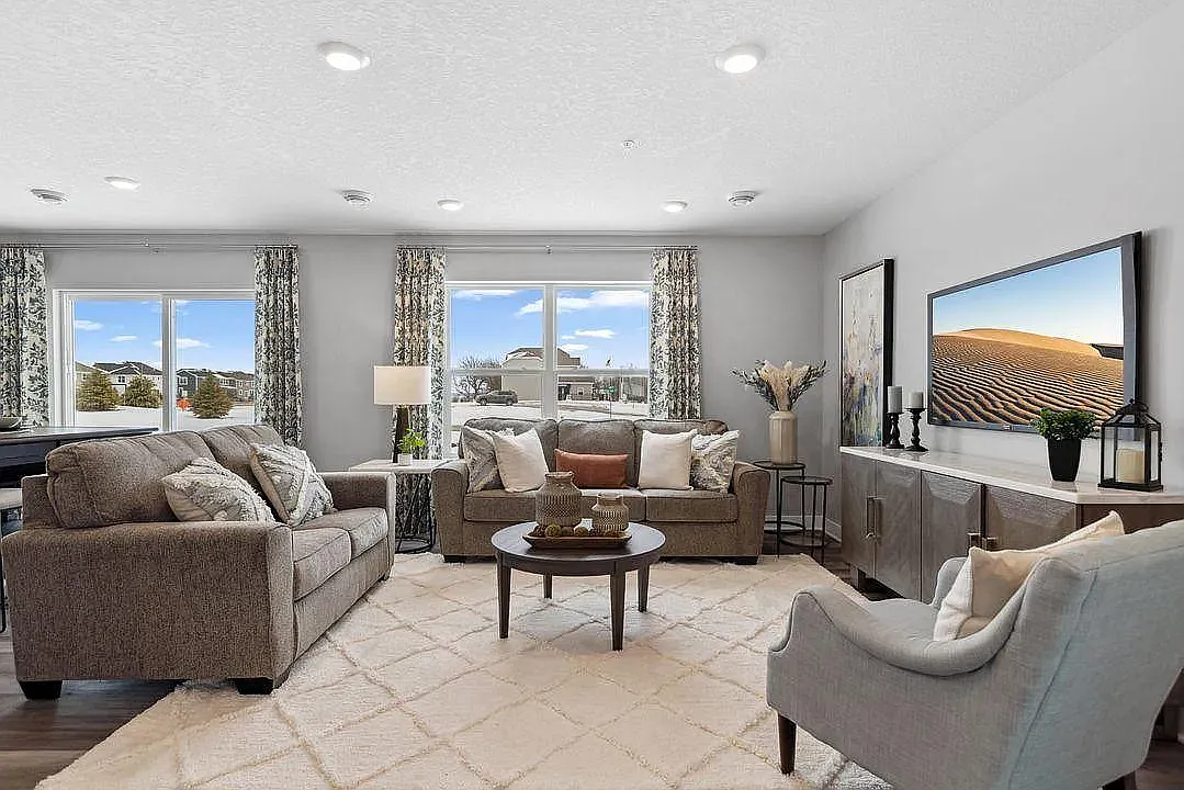 4 bed, 2.5 bath, 1798 sqft, $2,800 — Photo 2