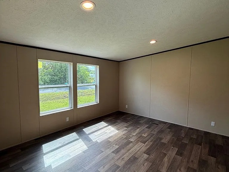 4246 La Salle Ave — Photo 15