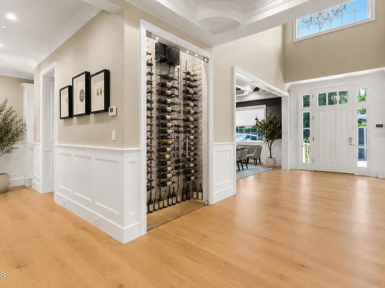 10331 Valley Spring Ln — Photo 15