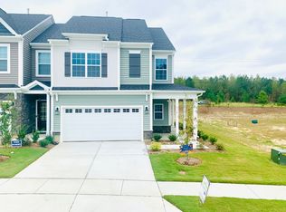 416 Creekway Dr, Fuquay Varina, NC 27526