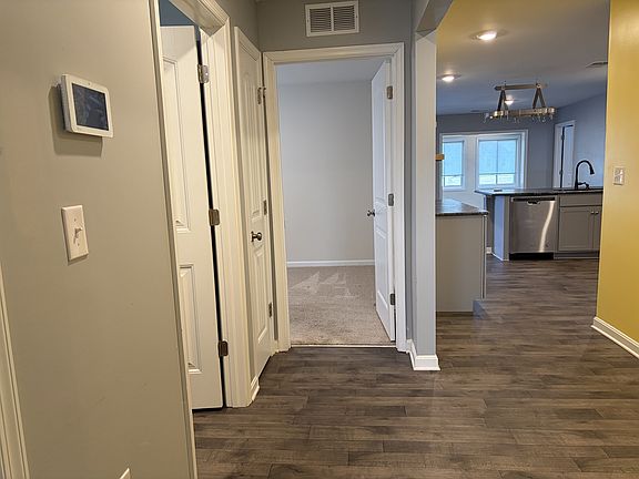 4th image of 418 Grainery Way