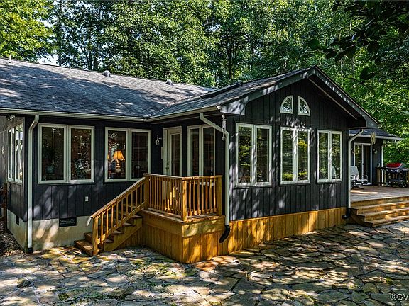 4th image of 293 Grand Villa Dr