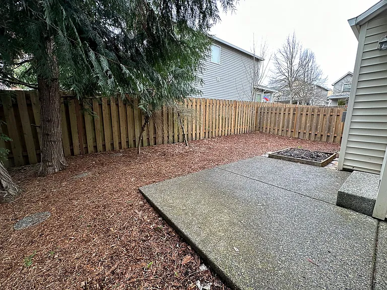 1573 NE Challis Pl — Photo 14