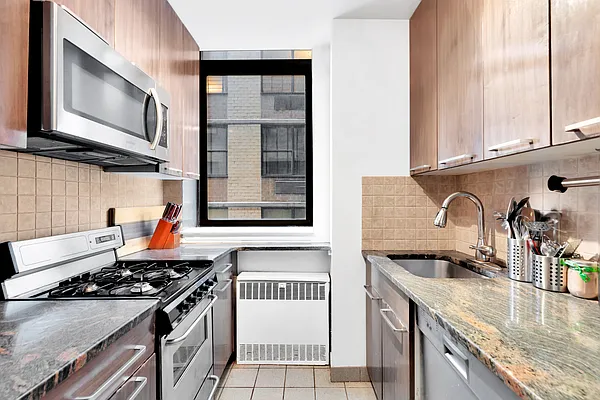 Rented by R New York | media 11