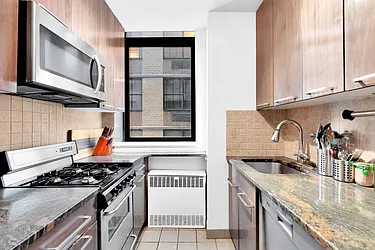 Rented by R New York