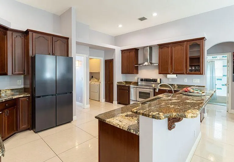 6138 NW Ginger Ln — Photo 6