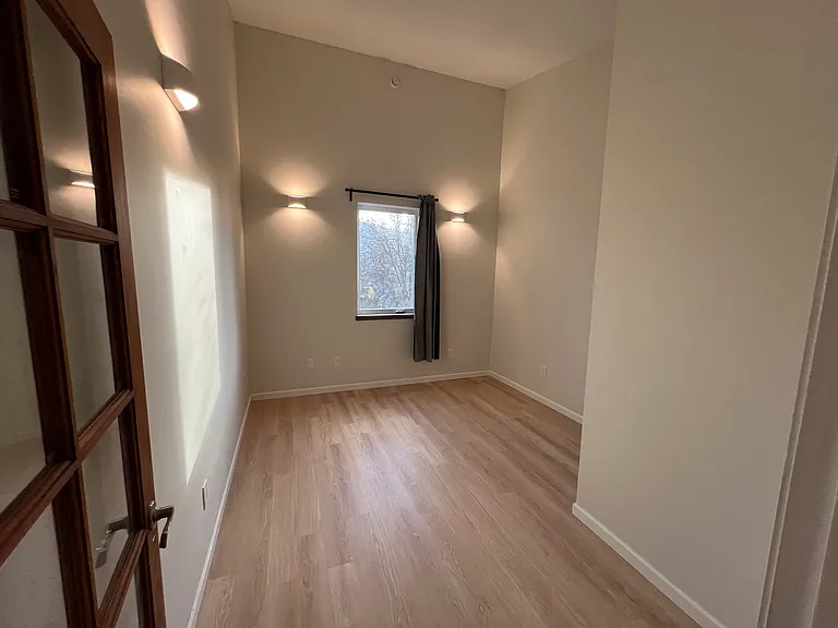 233 NW Byrkett Pl — Photo 9