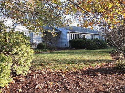 2nd image of 423 Central Ave