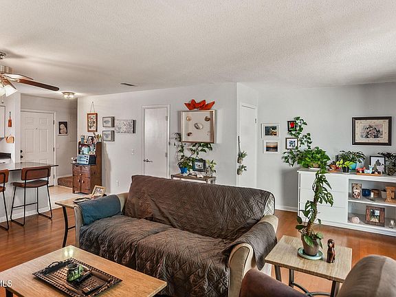 3rd image of 900 Brotherhood Rd APT B2