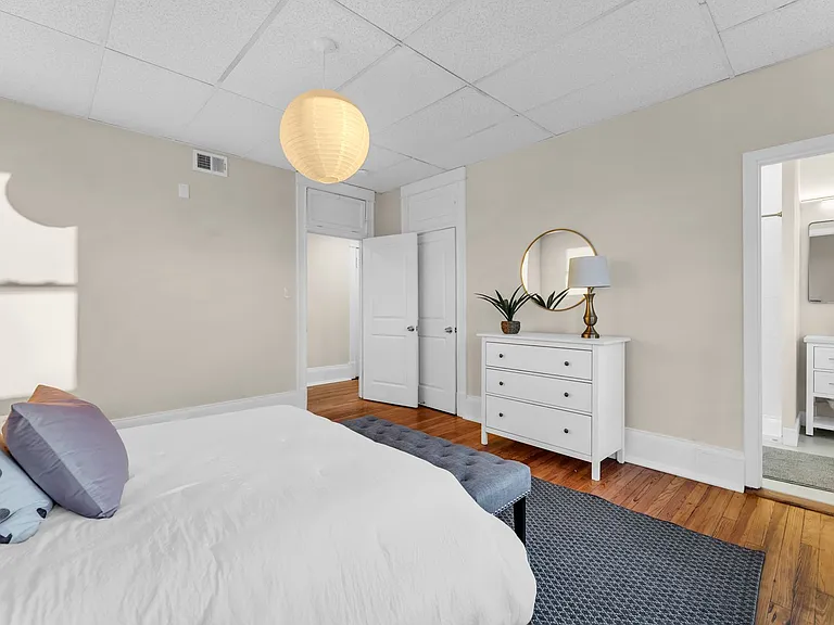 The Woodrow at 300 E 30th Street — Photo 32