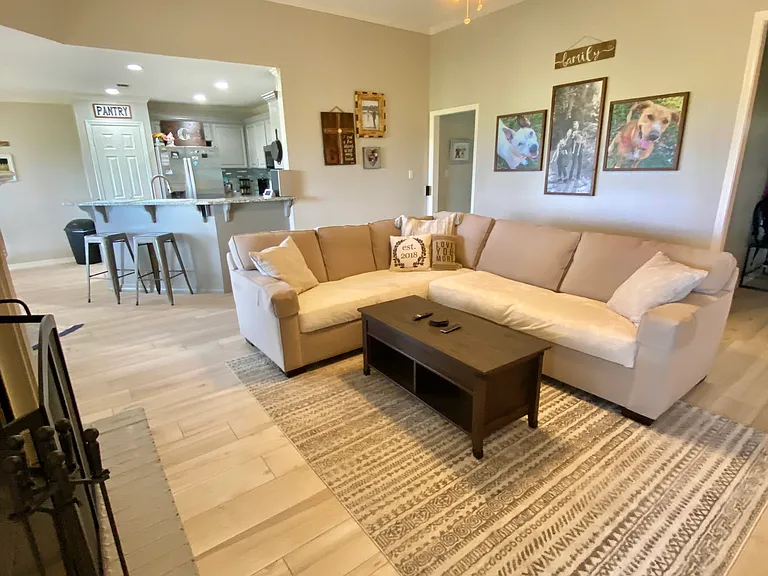 3210 Le Oaks Dr — Photo 5