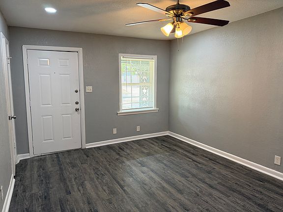 4th image of 2504 Normont Cir