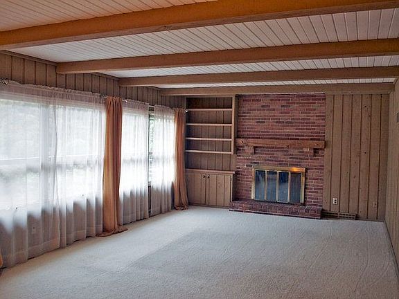 2nd image of 123 Parkwood Dr