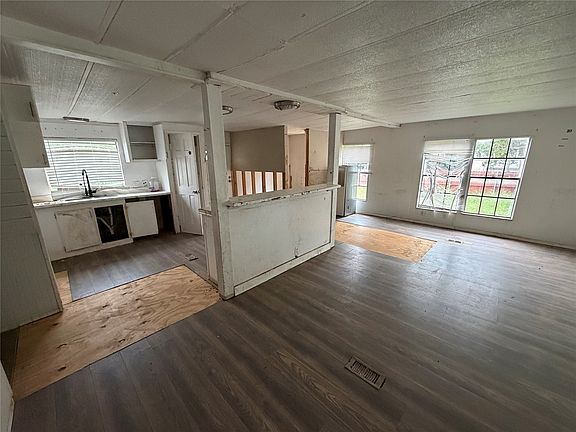 5th image of 4231 Cottonwood Dr