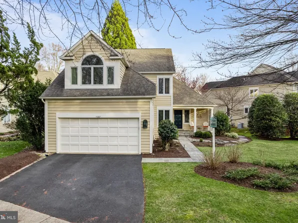 11207 Pavilion Club Ct, Reston, VA 20194