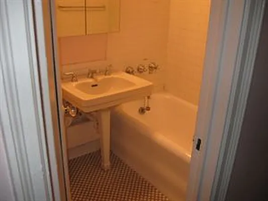 Rented by Douglas Elliman | media 38