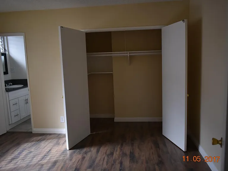 Master bed with huge closet n half bath